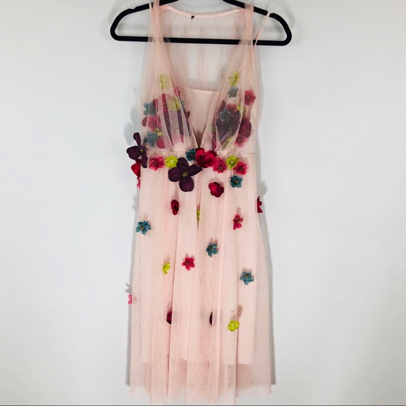 Dresses & Skirts - Flower Dress 🌺